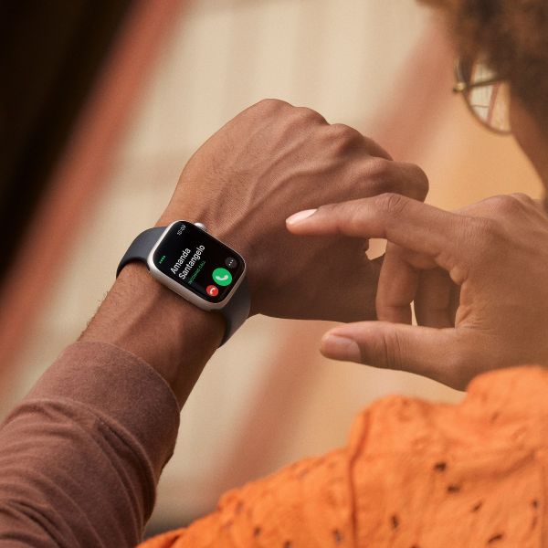 [只限門市自取] Apple Watch Series 8 45毫米 GPS + 流動網絡 星光色 鋁金屬錶殼 配星光色 運動錶帶