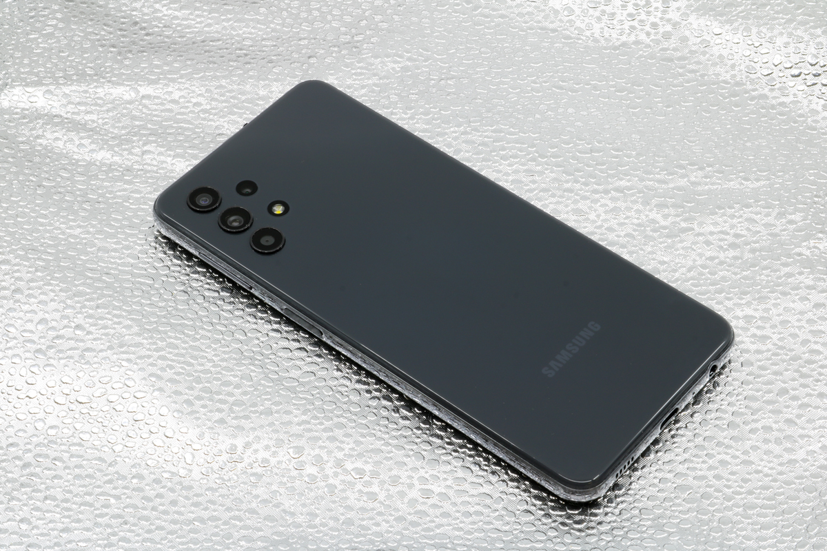 Samsung Galaxy A32 5G 無縫機背設計